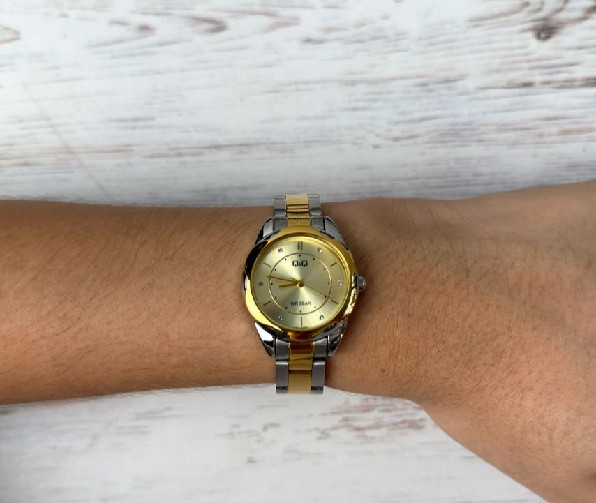 Reloj Q&Q Mujer Plateado y Dorado Q19C502Y