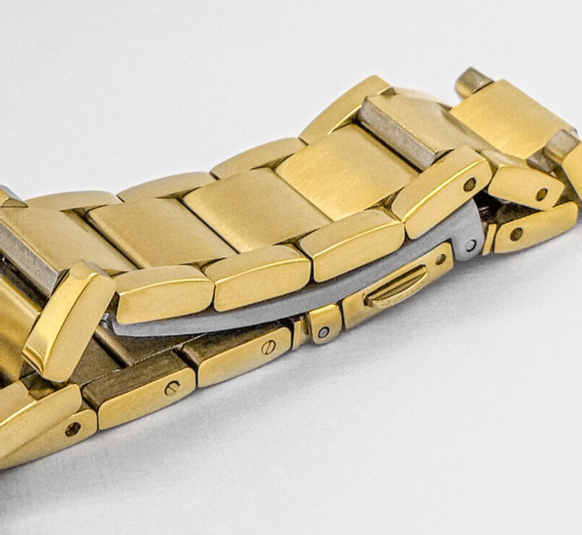 Reloj YESS Sapphire Coated Dorado
